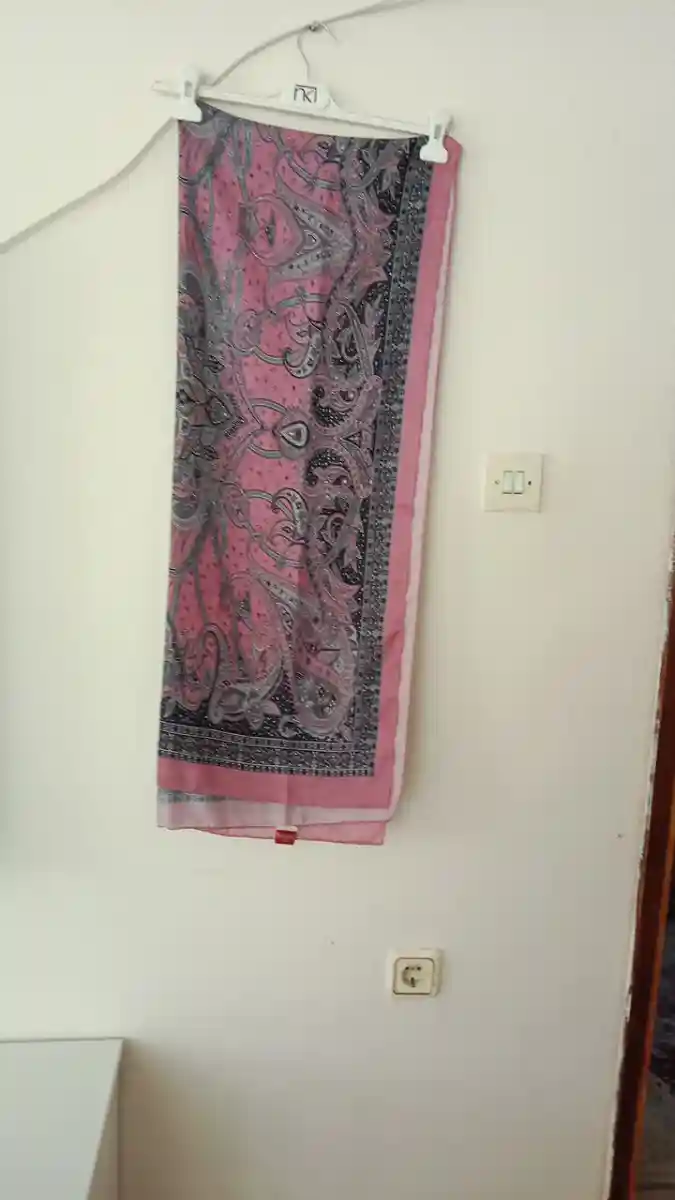 Pembe desenli şal