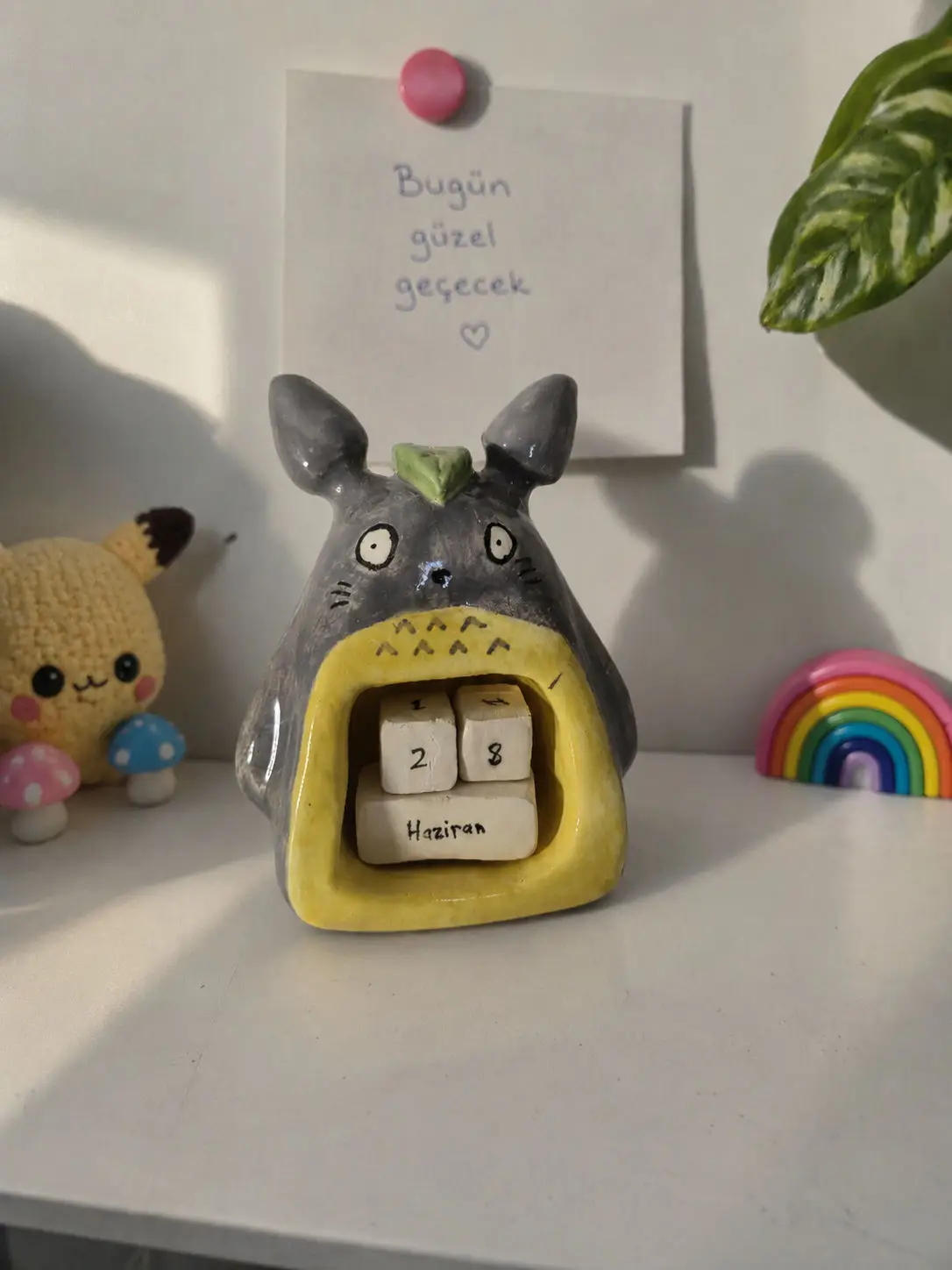 Totoro figürlü seramik takvim