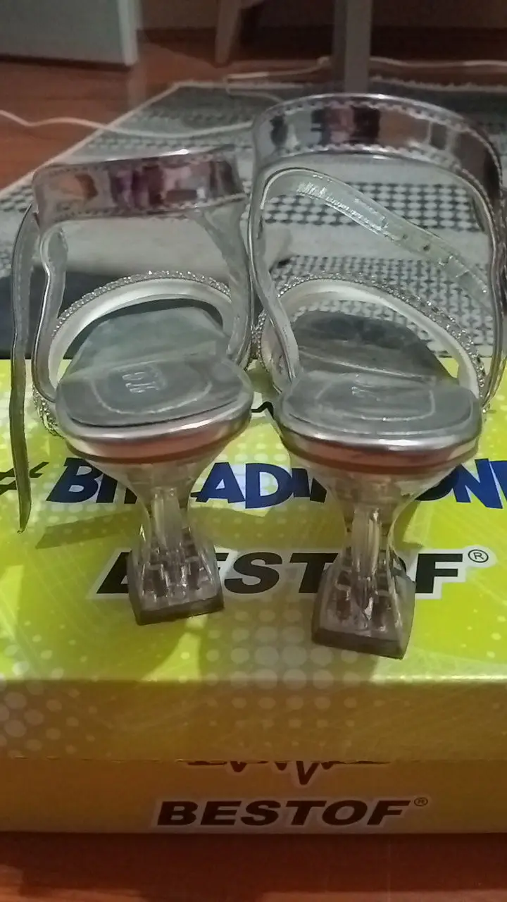 şeffaf topuklu kadın sandalet