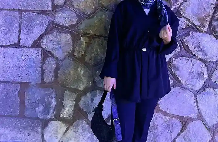 Lacivert v yaka pantalonlu ikili takım