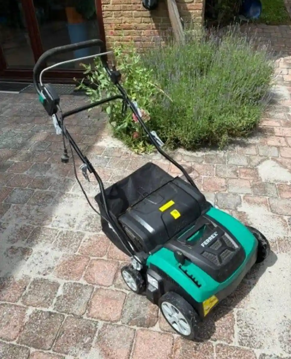 Elektrikli çim biçme makinesi