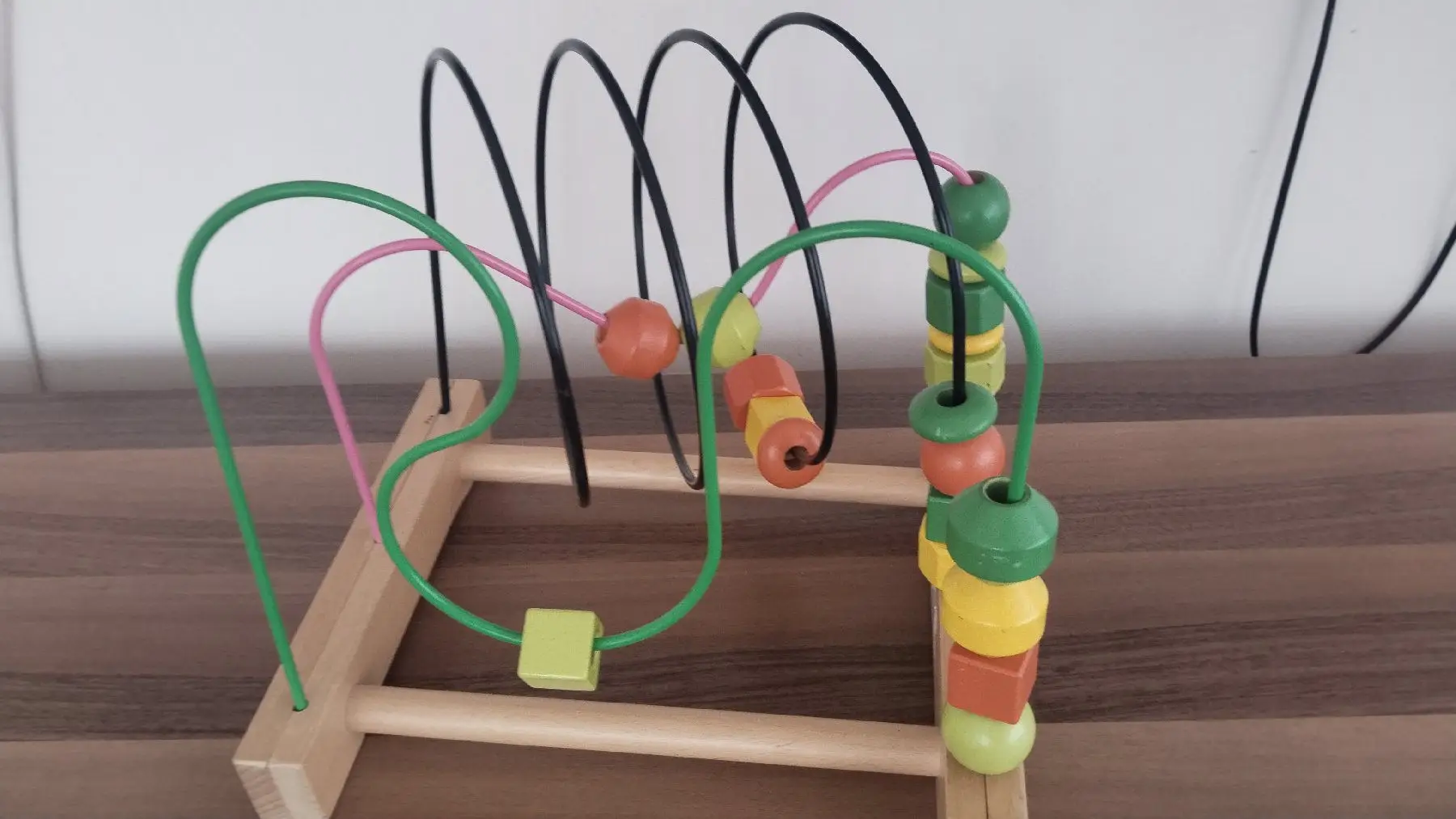 Renkli ahşap eğitici oyuncak
