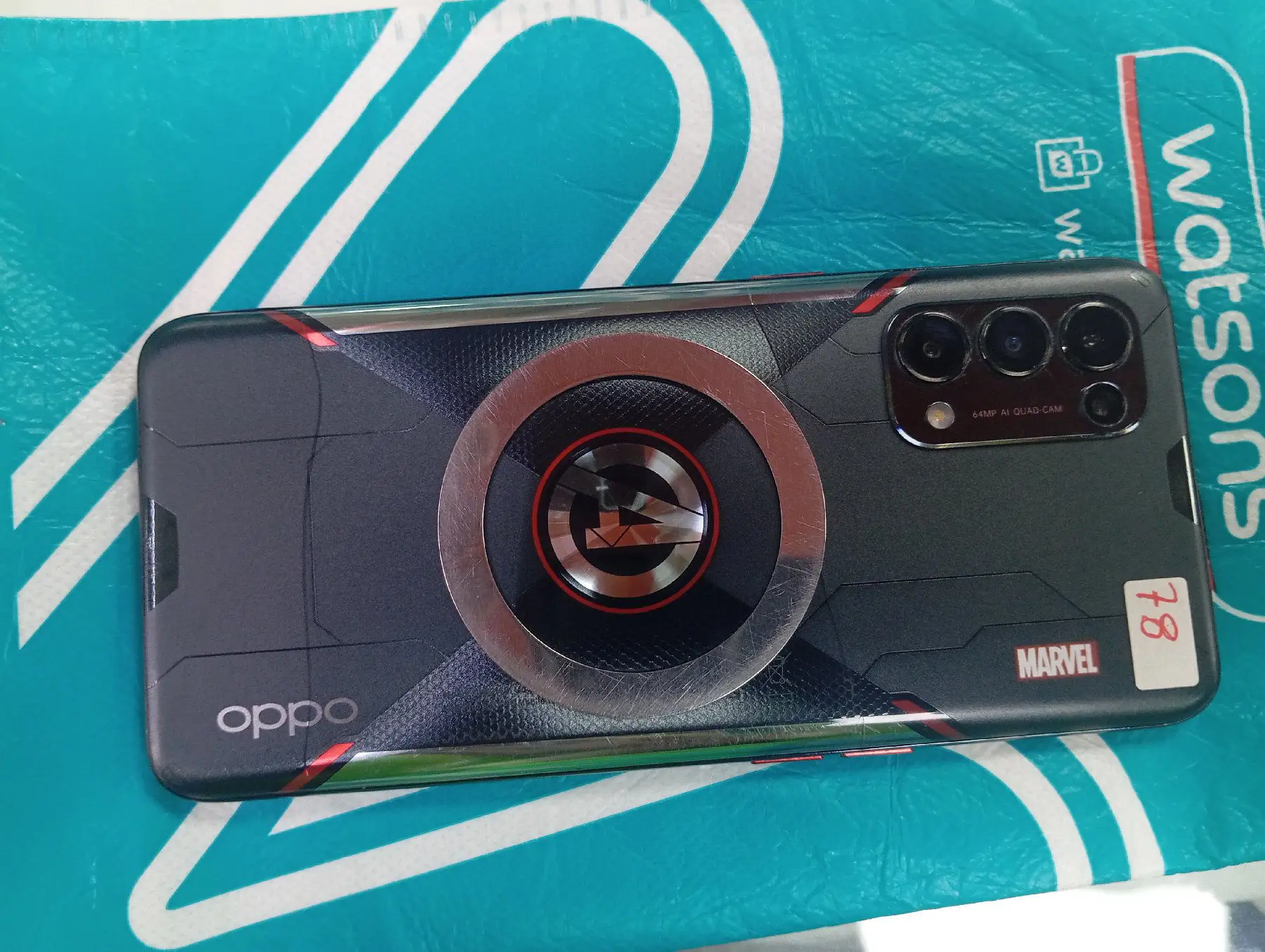Marvel temalı oppo akıllı telefon