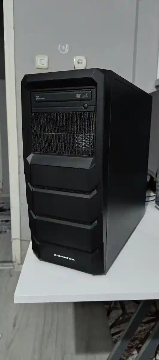 Xigmatek fansız boş bilgisayar kasası+everest 350w power supply