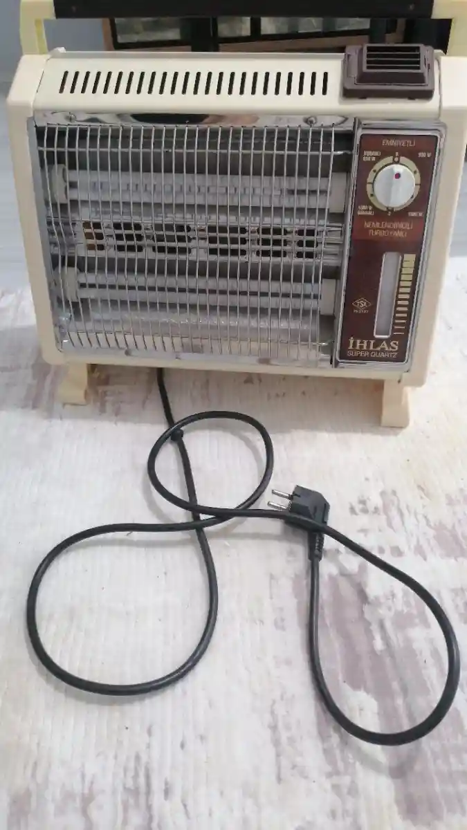 Eski model elektrikli isıtıcı