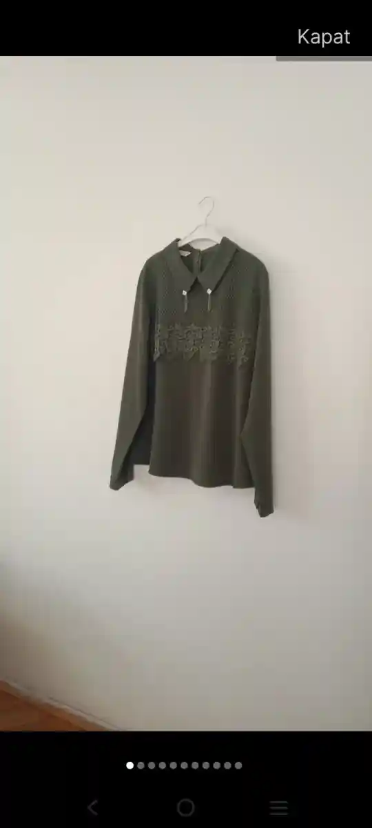 Yeşil renkli uzun kollu gömlek