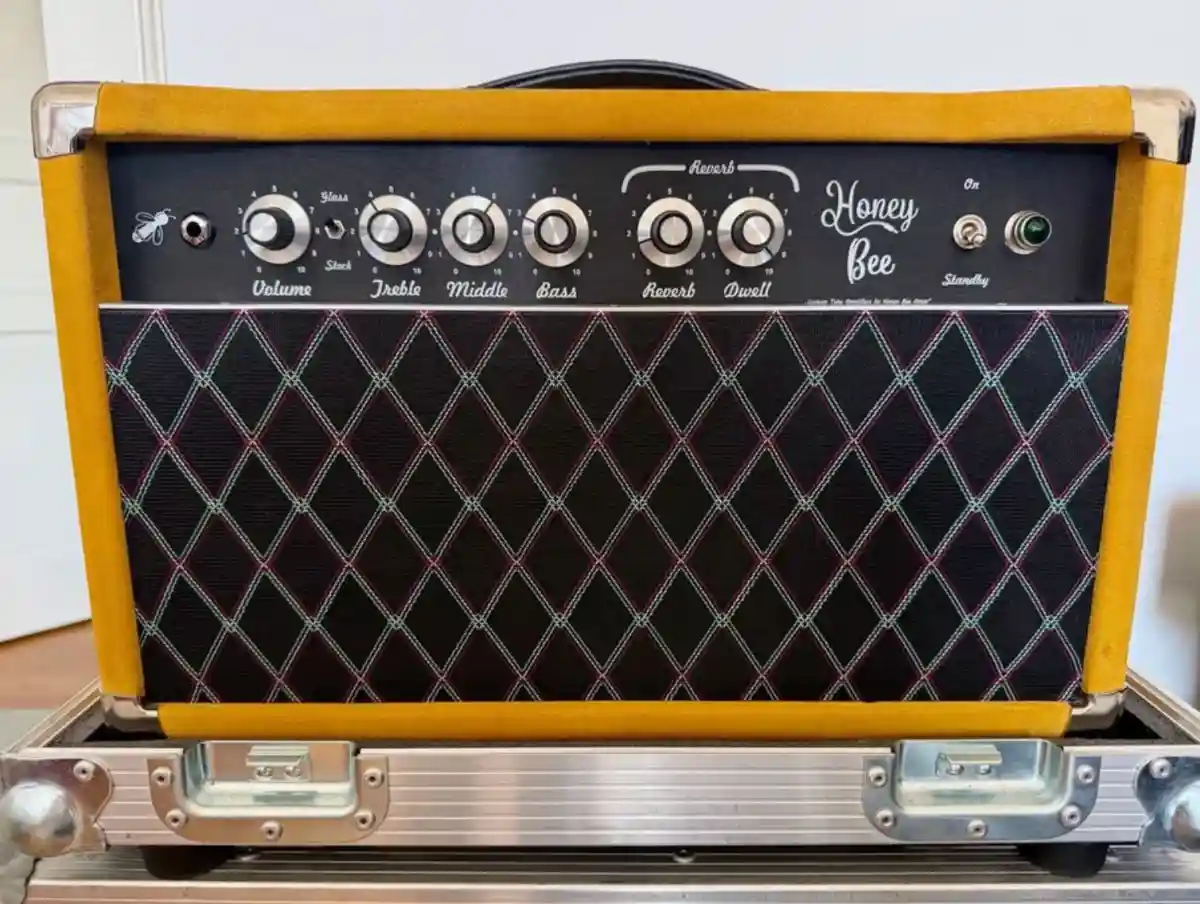 Honey bee gitar amplifikatörü ilan görseli