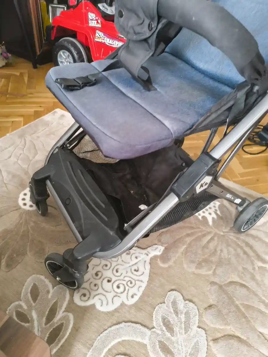 Kraft katlanabilir bebek arabasında