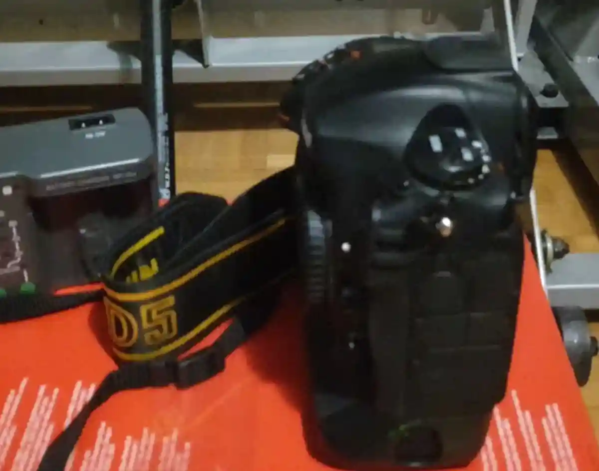 Nikon d5 dijital fotoğraf makinesi