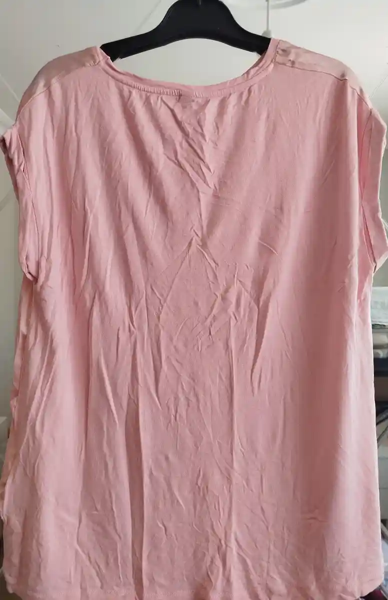 Yumuşak pembe tişört