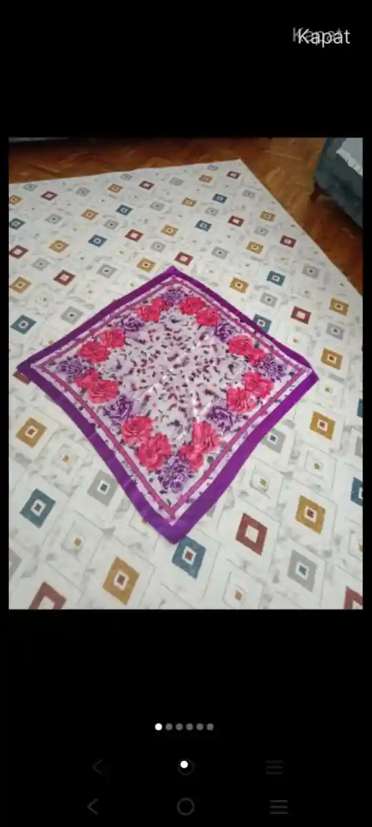 Renkli desenli eşarp modelleri