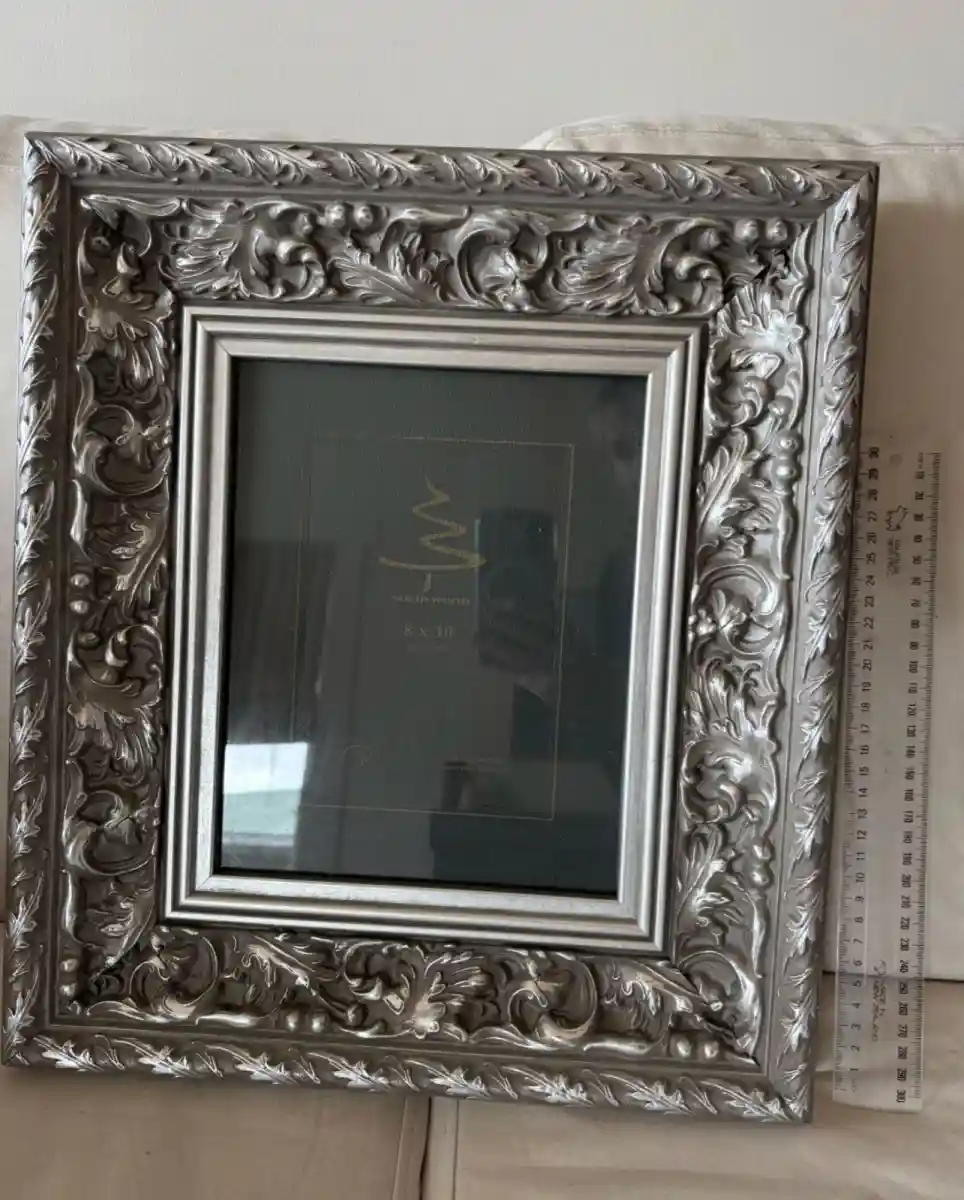 Gümüş renkli dekoratif süs çerçevesi