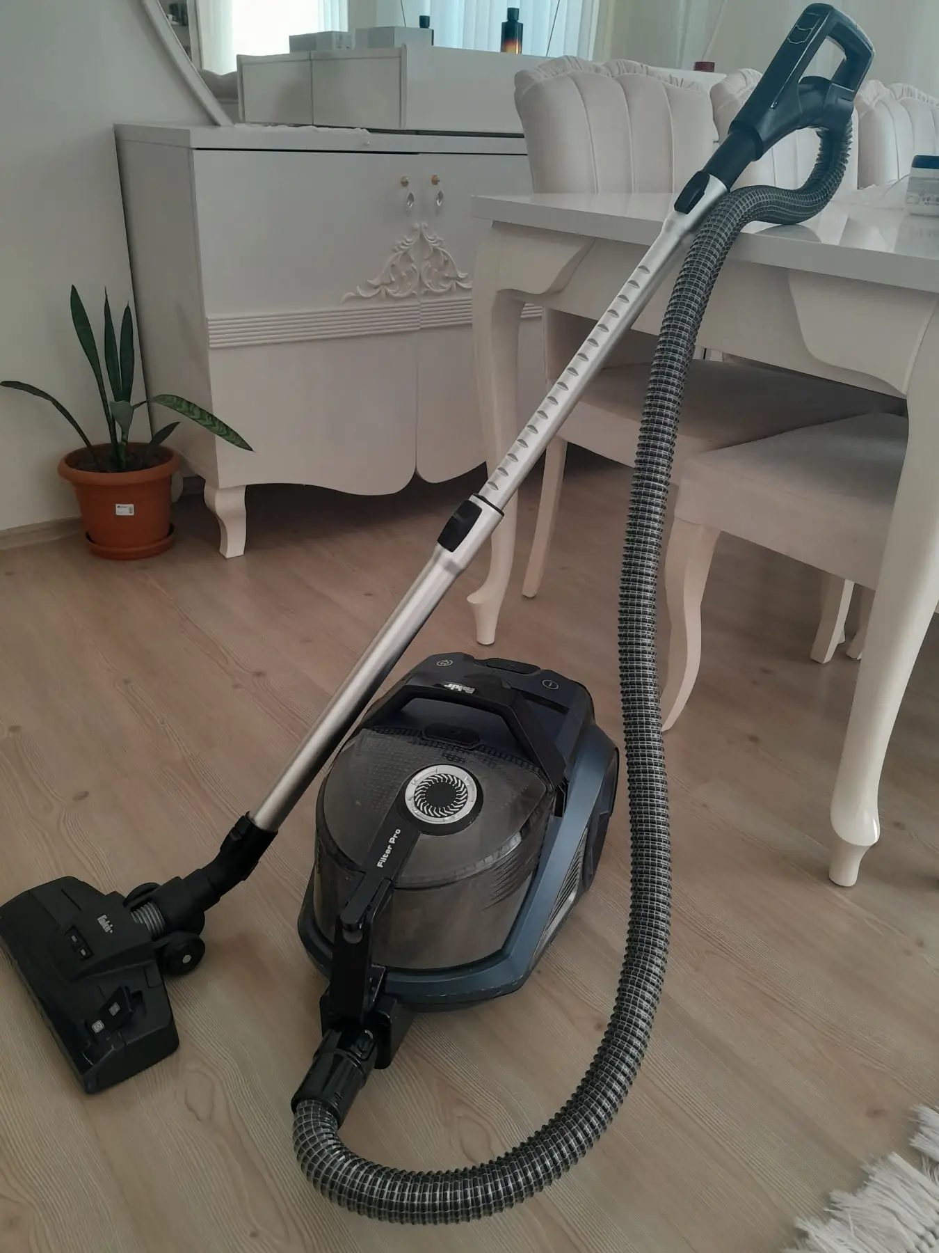 şık tasarımlı elektrikli süpürge