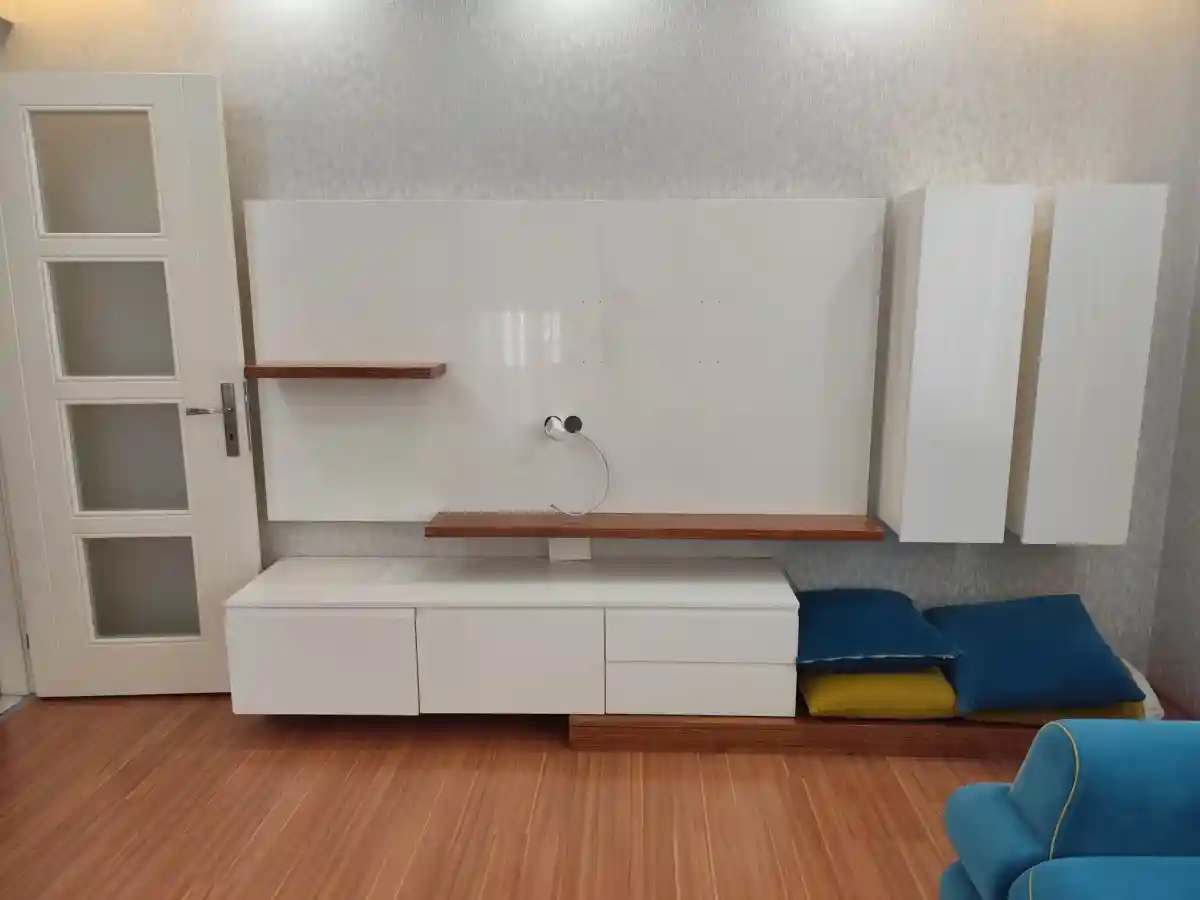 Led işıklı modern tv ünitesi – temiz ve yeni ayarında