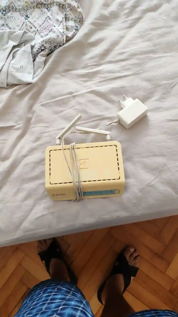 Airties modem ve adaptör