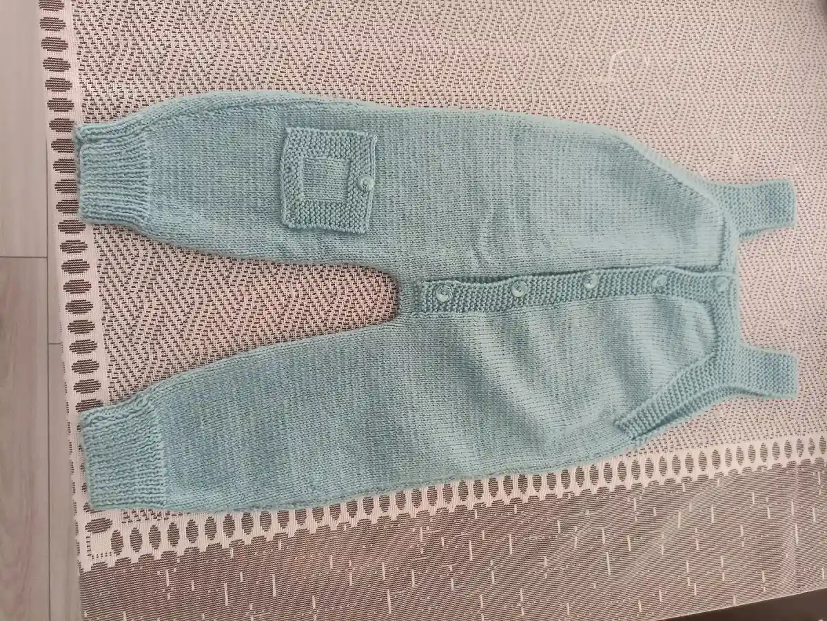 Mavi örgü bebek tulum el yapımı 2 yaş boy 67 cm en 35 cm