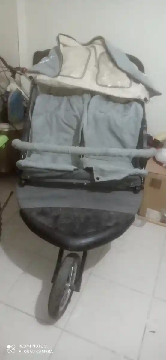 Kraft marka ikiz bebek arabası resimdeki gibi satılık