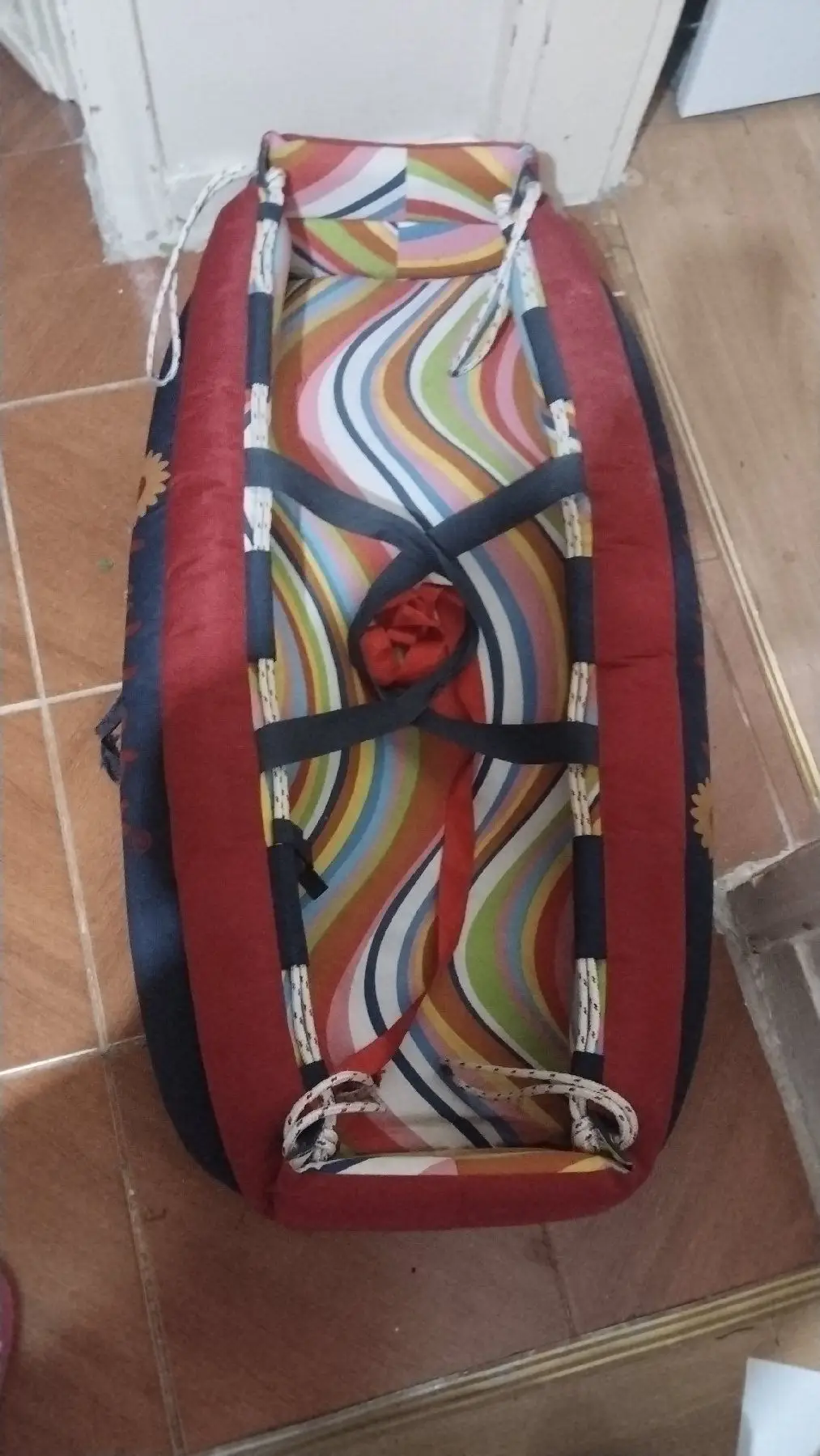 Beşik hamak ipe  baglaniyor