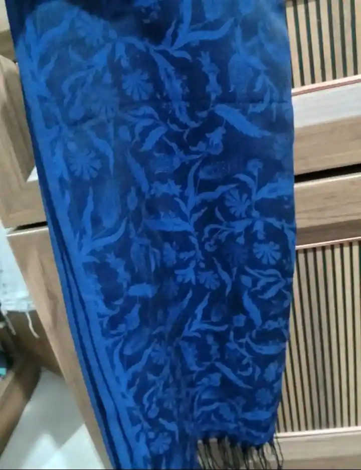 Mavi desenli şal