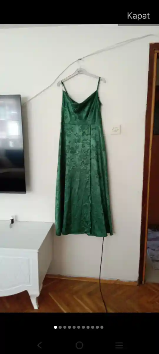 şık yeşil uzun elbise
