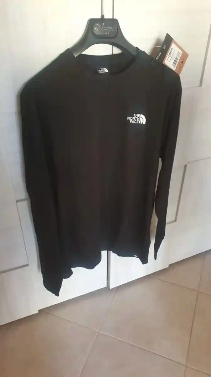 North face uzun kollu siyah tişört