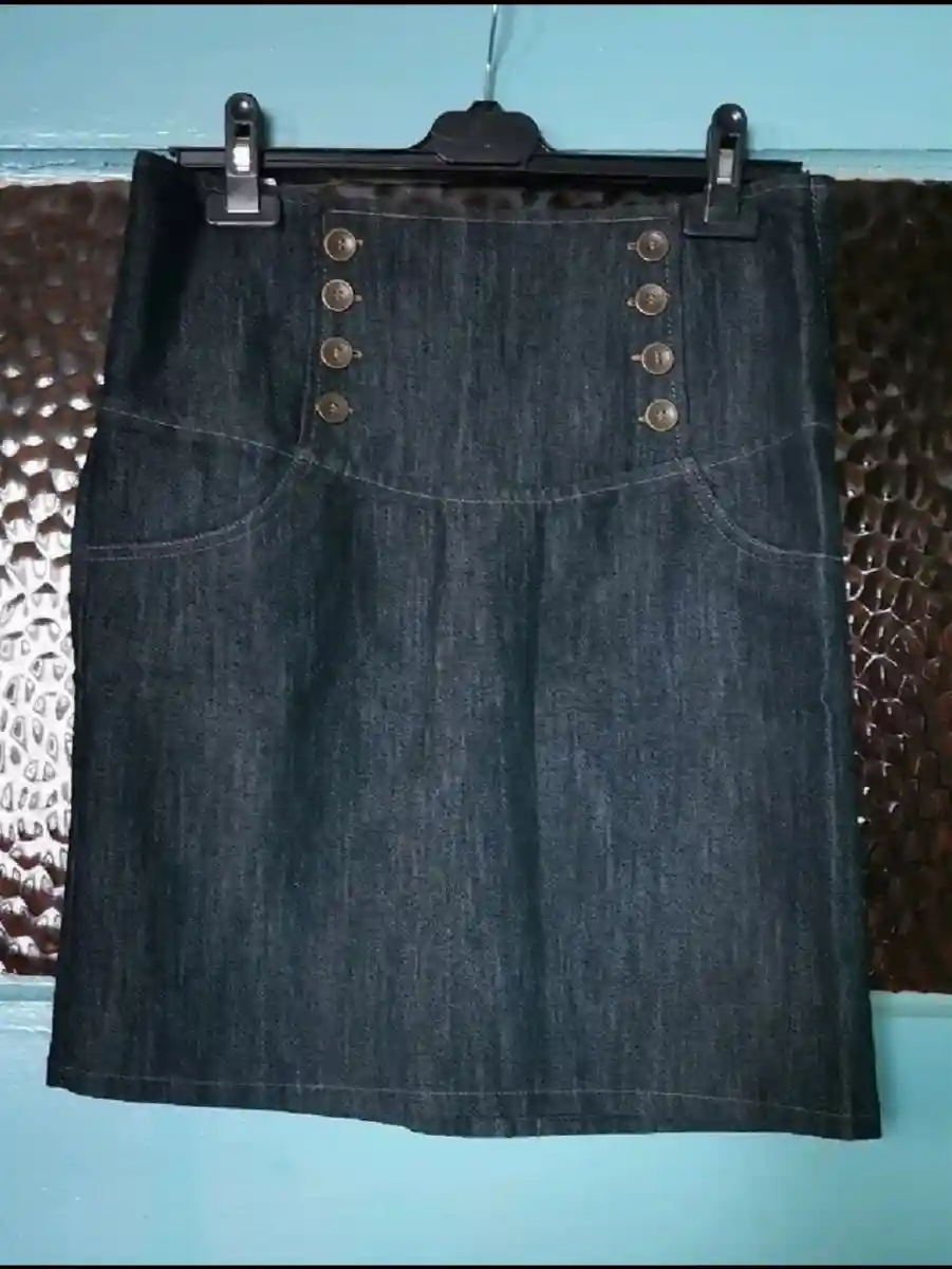 Düğmeli koyu mavi jean etek