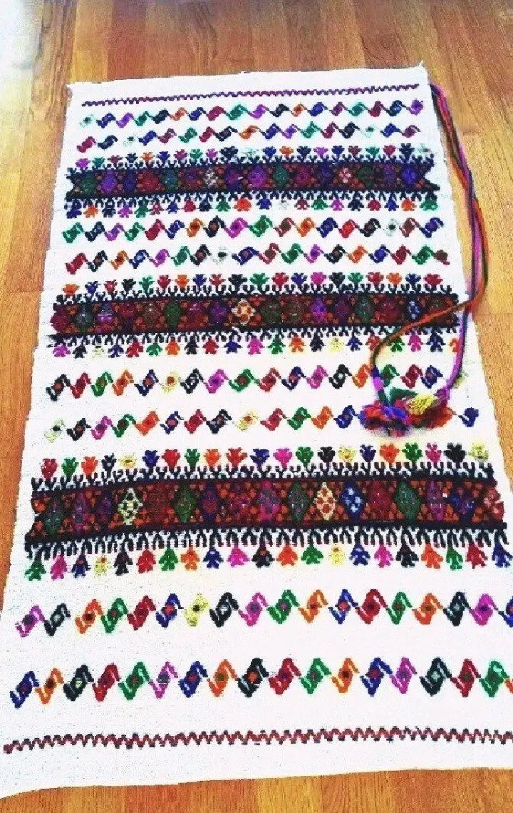 Renkli desenli el yapımı kilim çuval