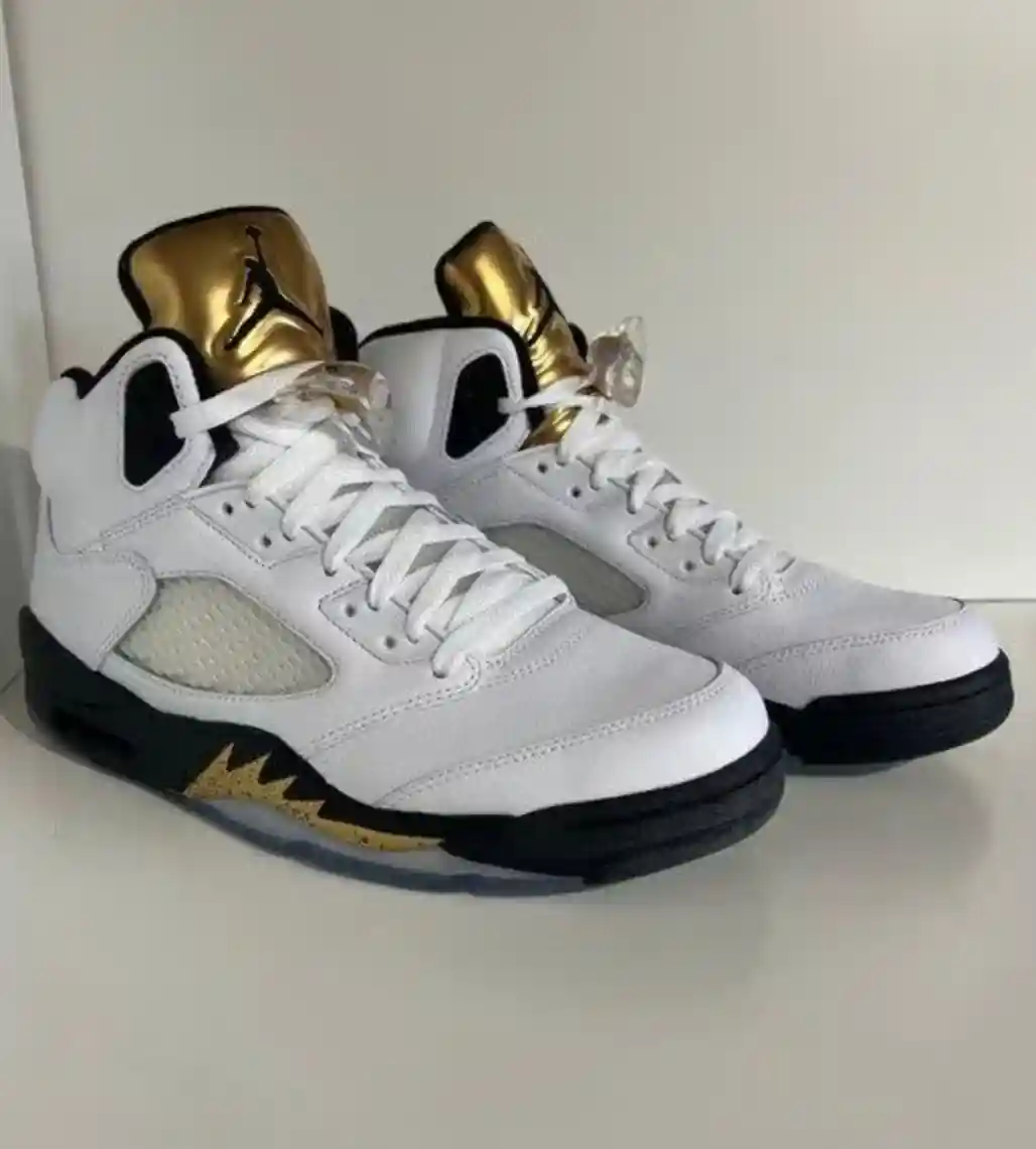 Beyaz altın detaylı jordan sneaker nike