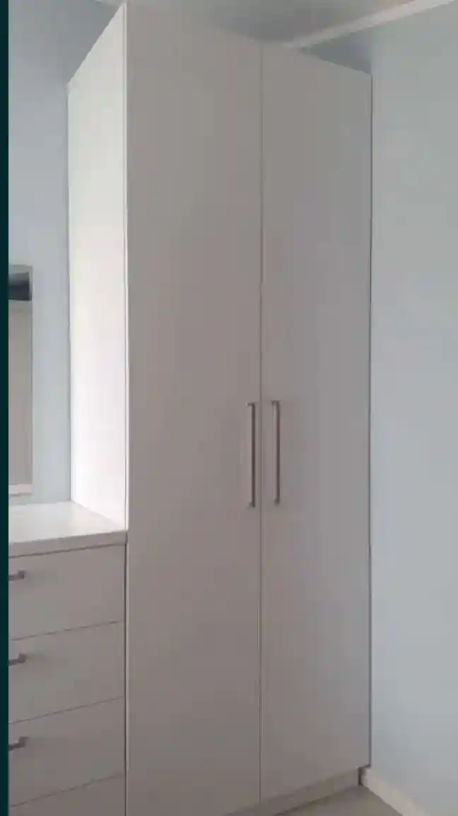 Modern beyaz dolap