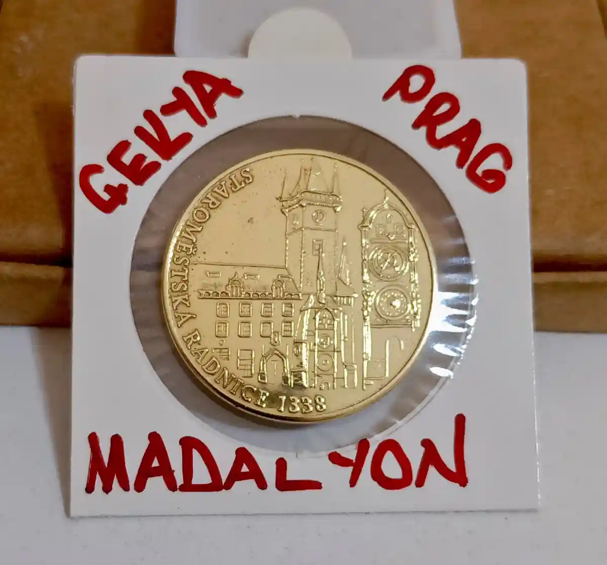 Prag temalı hatıra madalyonu