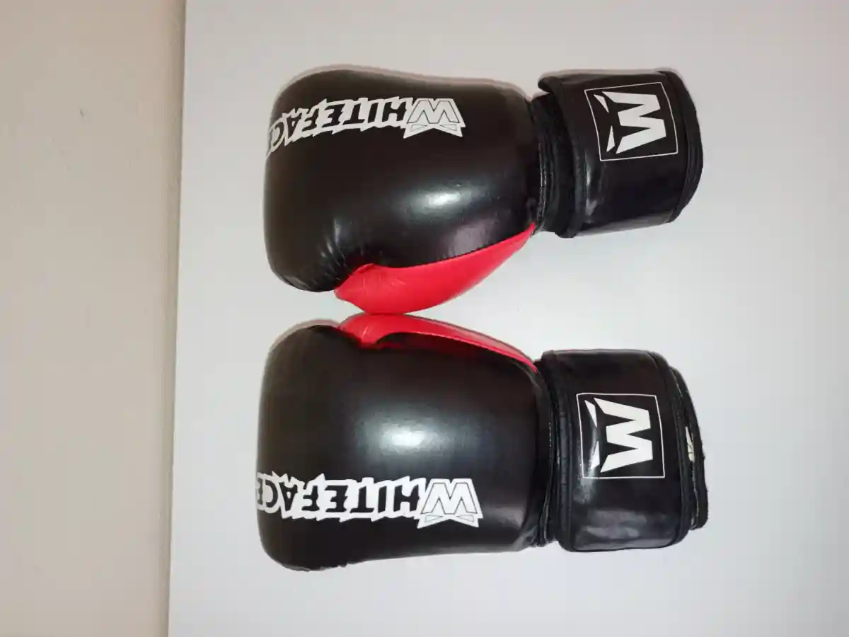 Siyah renkli box eldiveni ilan görseli