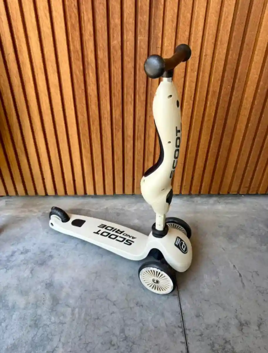 Dikkat çeken renkli scooter satılık