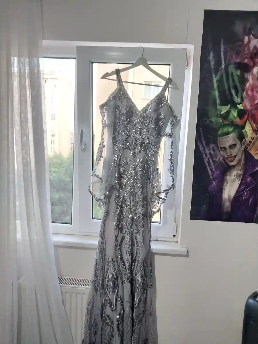 Parlak taşlı uzun abiye elbise