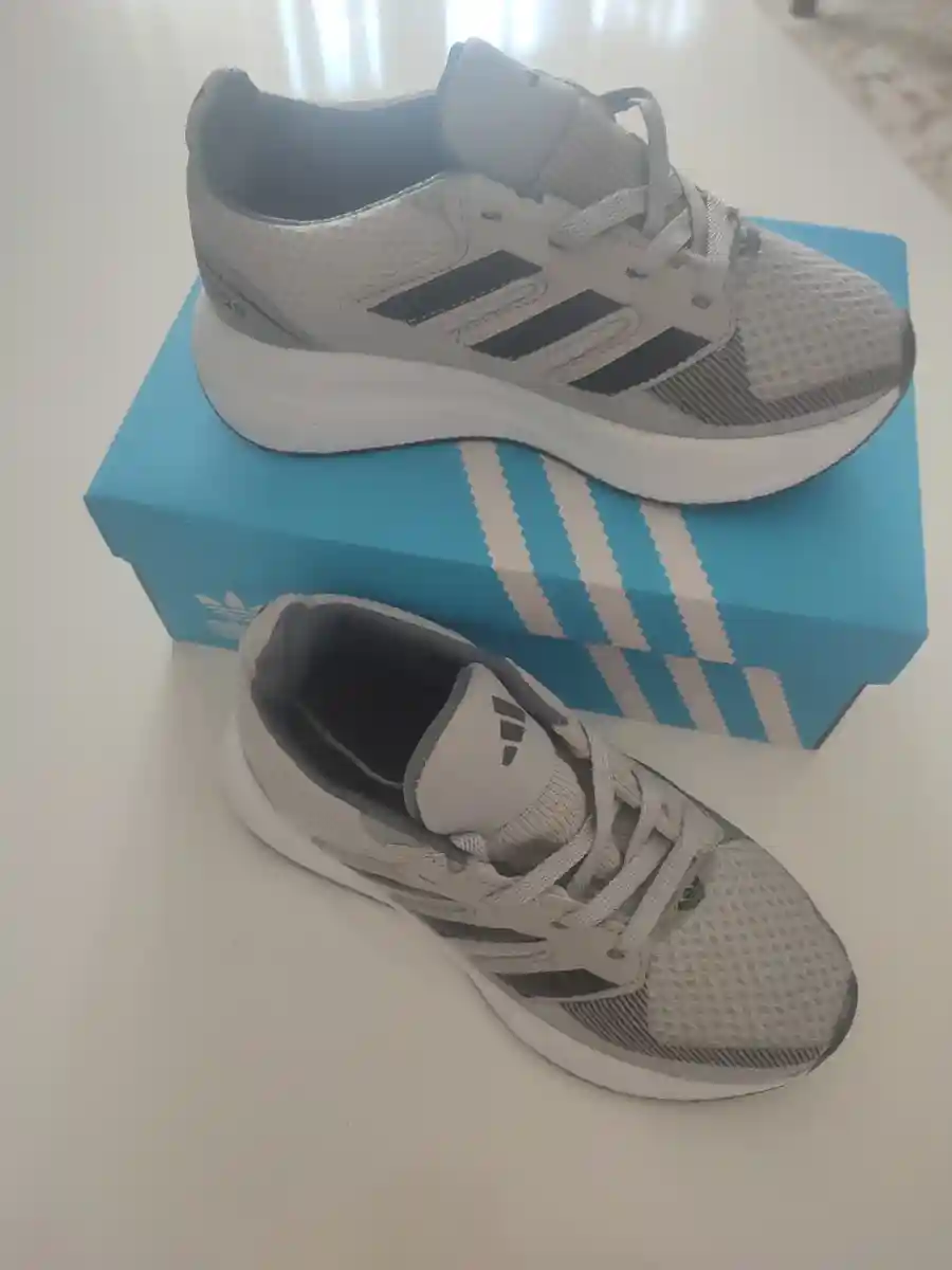 Adidas gri ayakkabı 32 numara