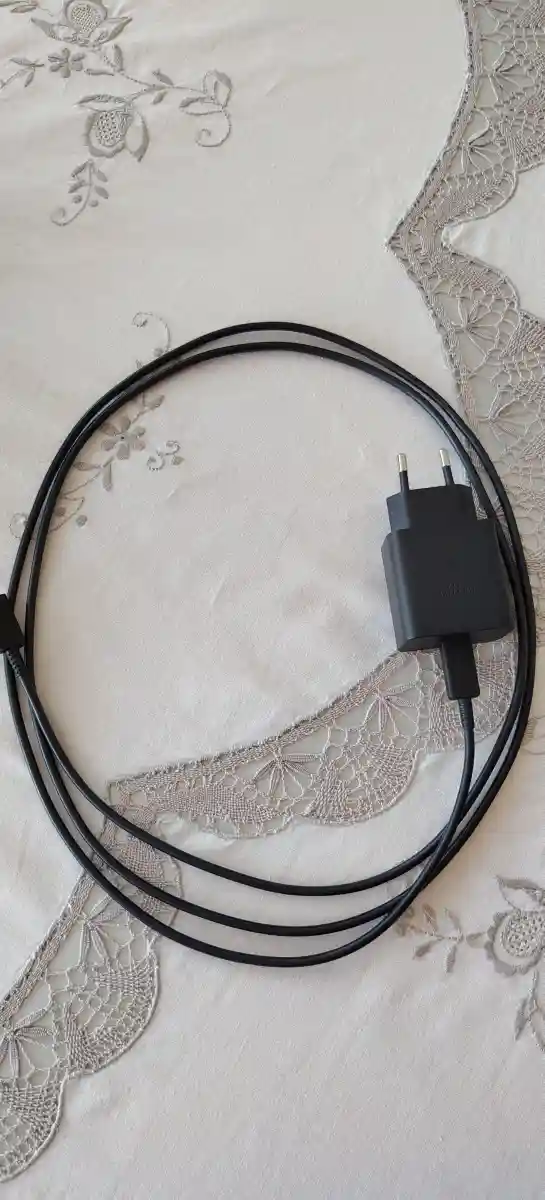 45 w orji̇nal samsung şarz adaptörü ve 5 a kablosu beraber. ilan görseli