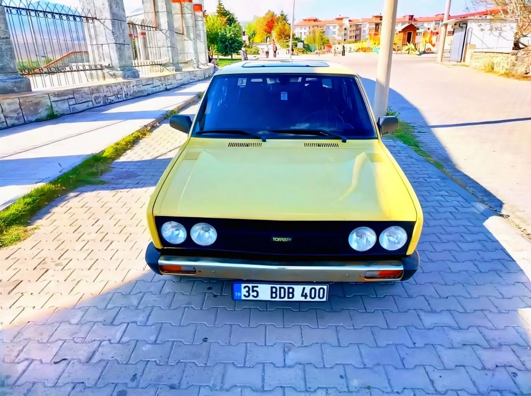 Sahi̇bi̇nden i̇zmi̇r i̇şi̇ 131 şahi̇n sari ci̇vci̇v 1979 sunrooflu