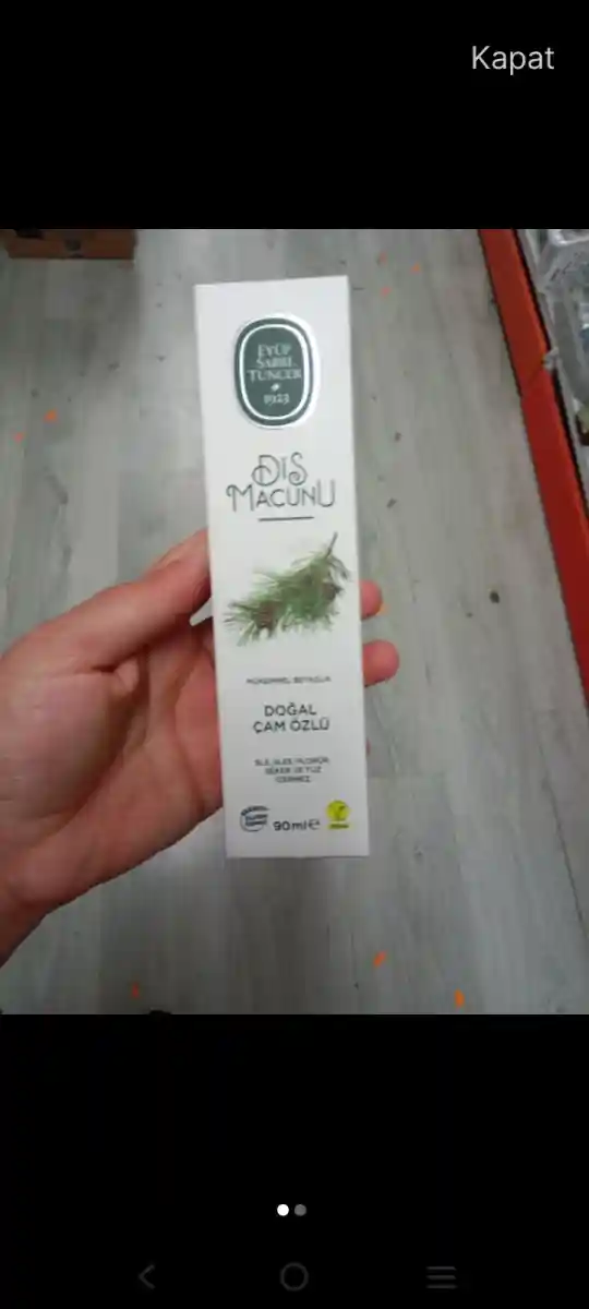 Doğal çam özü diş macunu