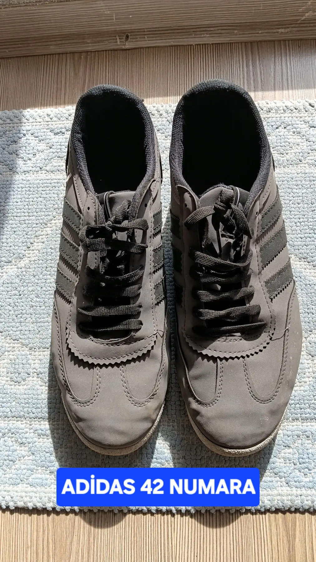 Adidas 42 numara spor ayakkabı