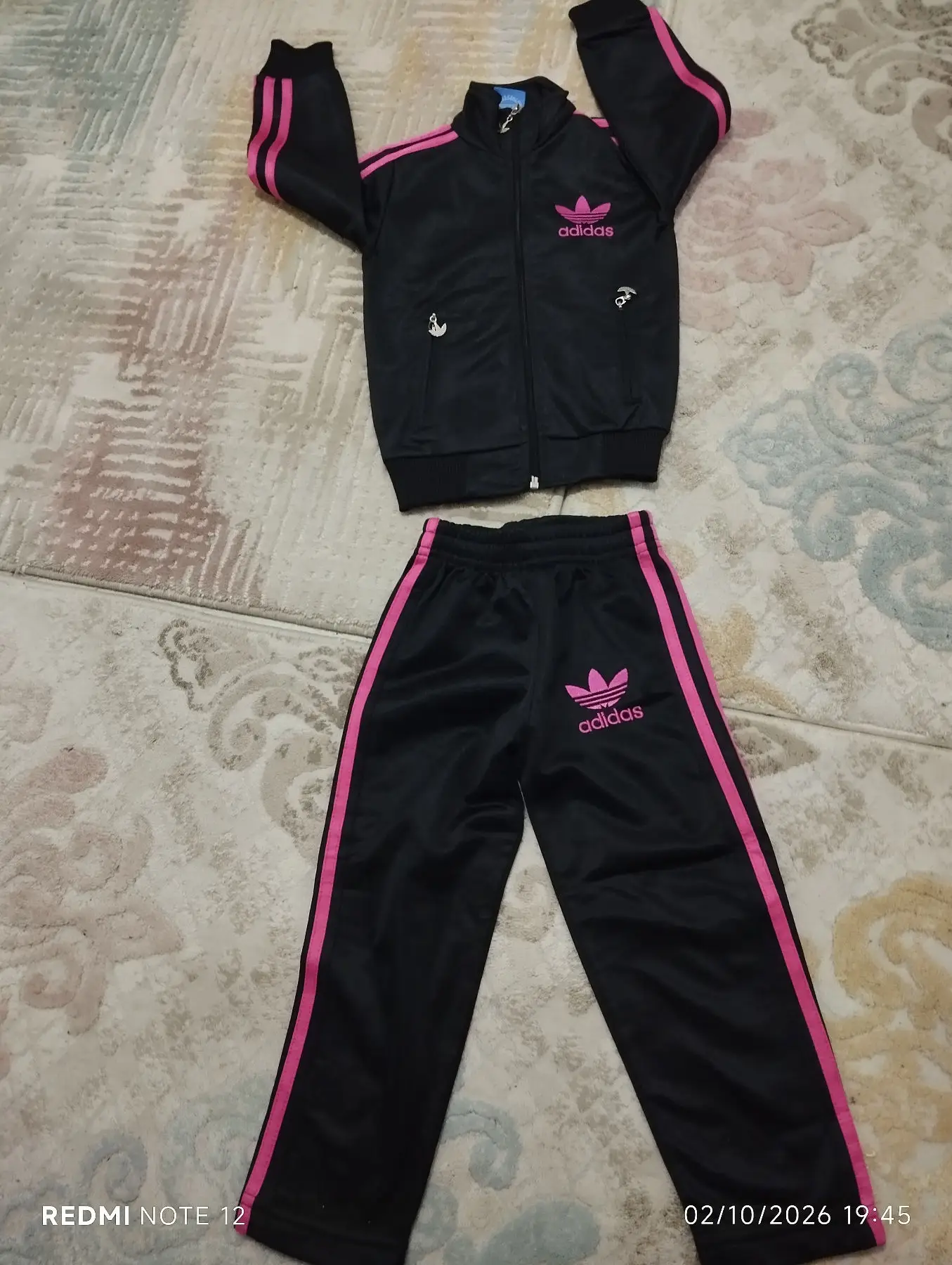 Adidas 2 3 yaş için eşofman takımı sorunsuz