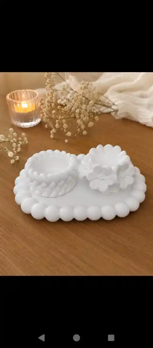 Beyaz seramik dekoratif mumluk