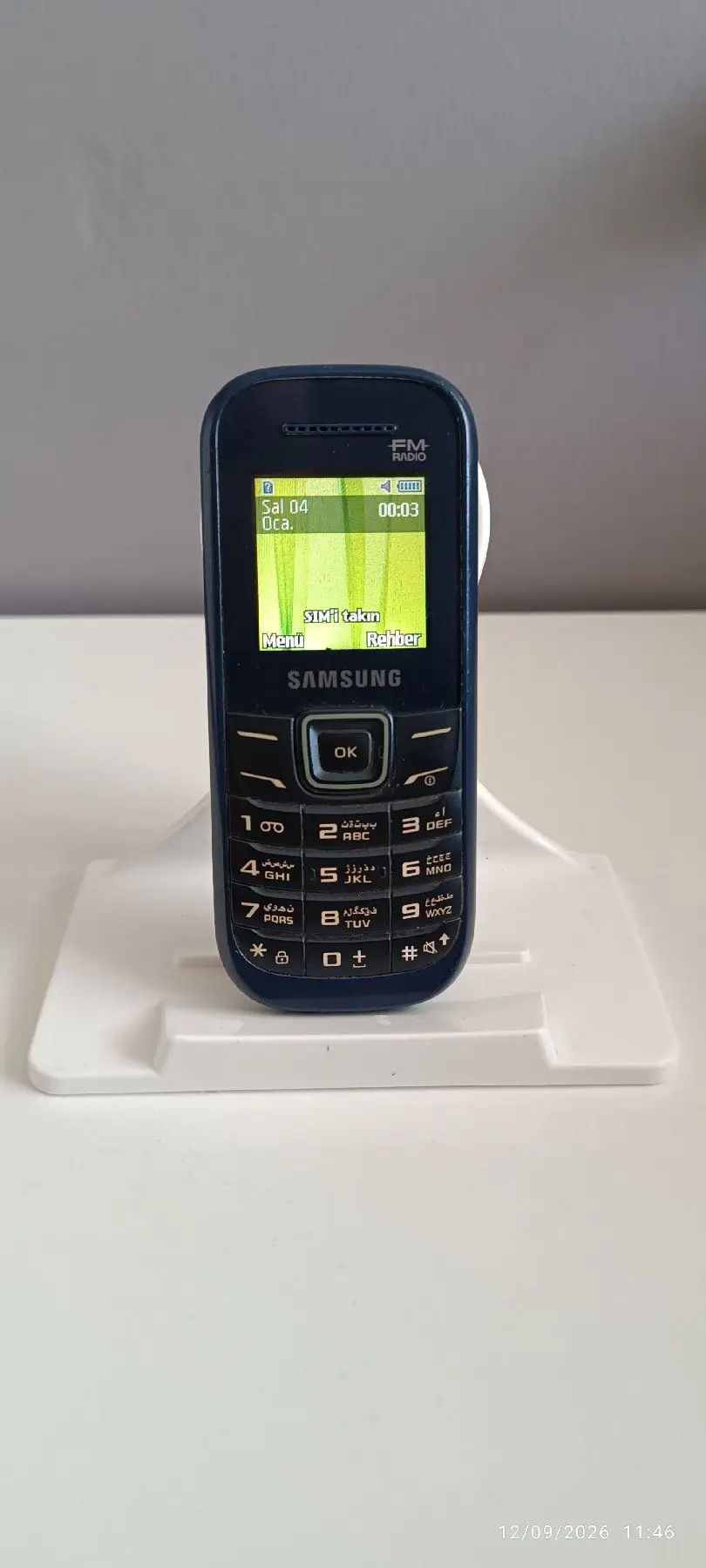 Samsung cep telefonu mavi renk