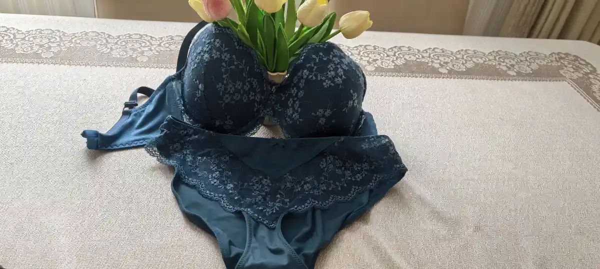 Mavi dantel detaylı sütyen ve külot takımı