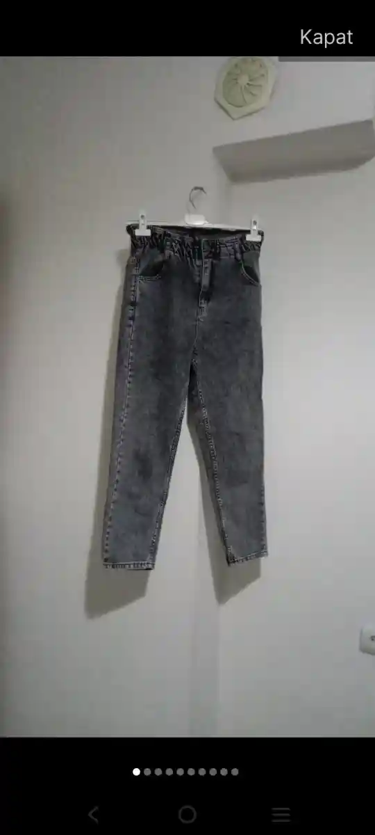 Gri renkli kadın kot pantolon