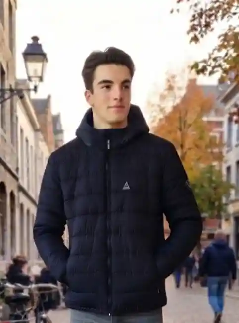 Pull & bear.. siyah şişme mont ilan görseli