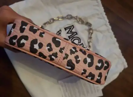 Leopar desenli mcm çanta ilan görseli