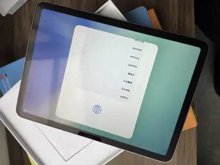 Apple markalı geniş ekranlı tablet