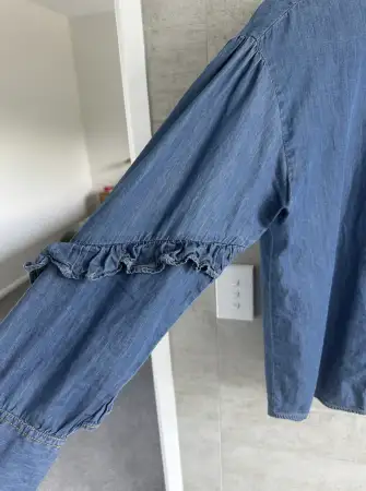Mavi denim gömlek