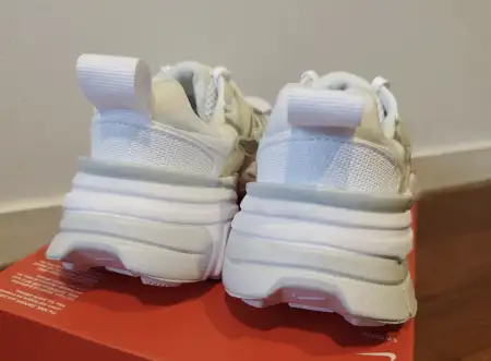 Nike beyaz spor ayakkabı