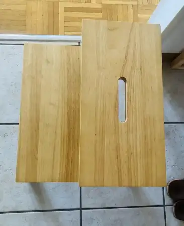 Ahşap i̇ki basamaklı merdiven