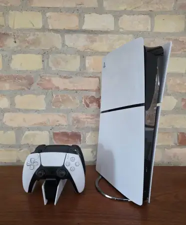 Playstation 5 slim oyun konsolu